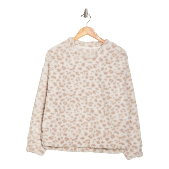 𝅺THREAD & SUPPLY Crewneck Pullover Sweater In White Leopard - Picture 1 of 11